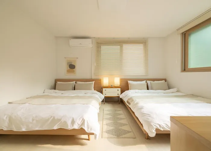 5 Min To 마포역, Easy Access To Hongdae, Airport Railroad And Bus - Foreigner Only *