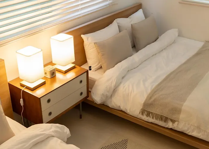 5 Min To 마포역, Easy Access To Hongdae, Airport Railroad And Bus - Foreigner Only