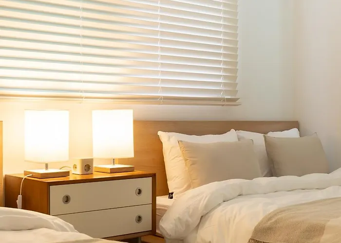 5 Min To 마포역, Easy Access To Hongdae, Airport Railroad And Bus - Foreigner Only *