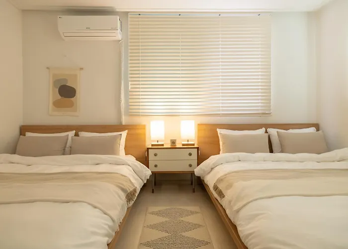 5 Min To 마포역, Easy Access To Hongdae, Airport Railroad And Bus - Foreigner Only *
